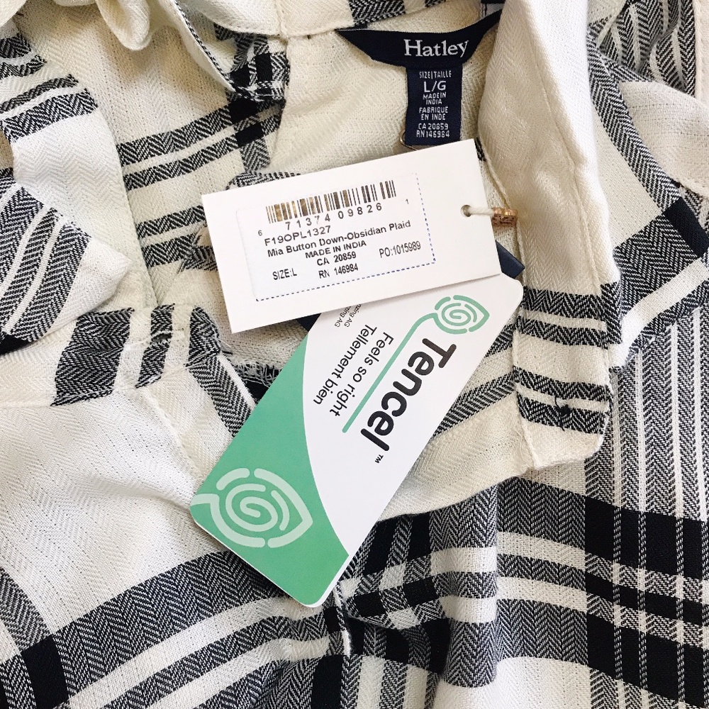 ❌SOLD❌ Hatley | Cream Black Plaid Button Down L - Picture 3 of 10